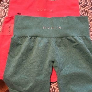 Navigation shorts with tags